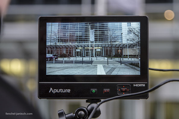 Blog_Aputure-VS-2_Monitor-Front_594x396