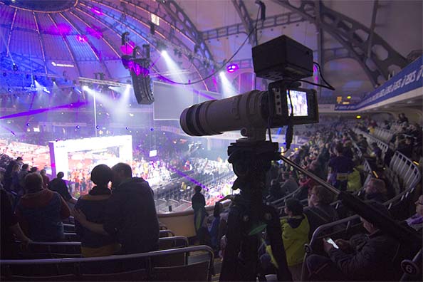 Blog_Canon-100400_BTS_01_594x396