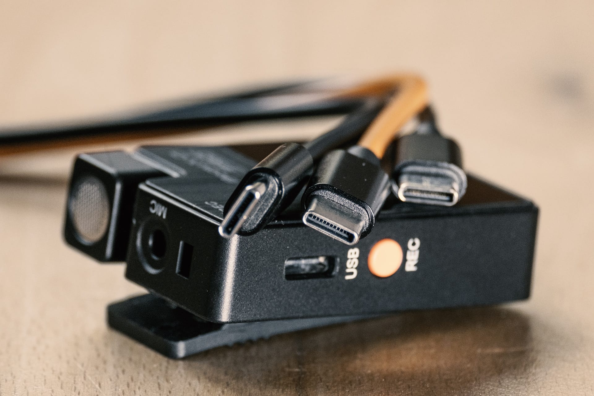 Comica BoomX-D Pro review: Wireless microphone with internal recording